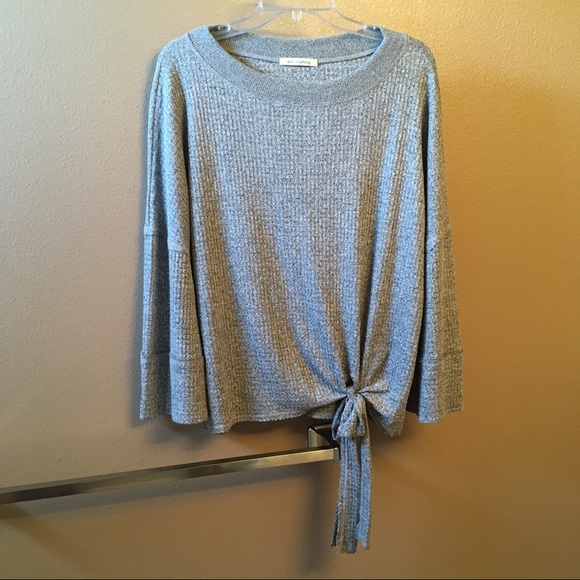 Tops - 💥3/$15 EUC Gray Waffle Knit Tie-Front Long Sleeve